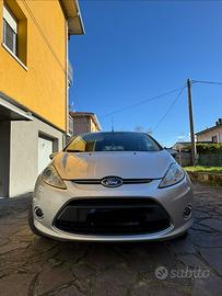 Ford fiesta 1400 benzina/gpl