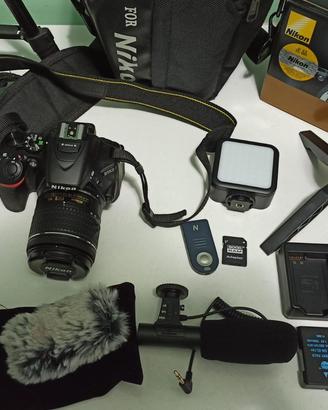 Reflex Nikon D5600 con obiettivo 18-55mm VR