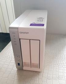 QNAP TS-231P NAS con 2x 2TB WD RED