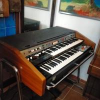 Organo Farfisa portatile 