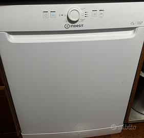 Lavastoviglie Indesit