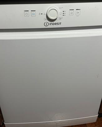 Lavastoviglie Indesit