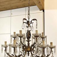 Lampadario antico in ottone e gocce di cristallo
