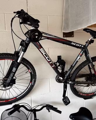 MTB SCOTT Cerchi DT swiss forcella rockshox