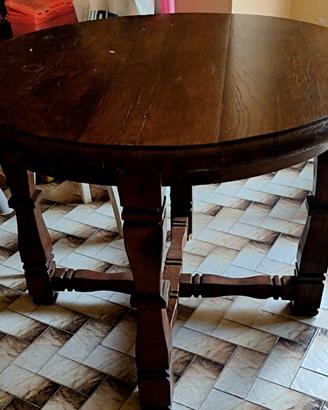 Tavolo da pranzo in legno massiccio
