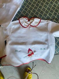 Vestina da neonato ricamata a mano