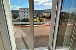 4 grandi vani luminosissimo