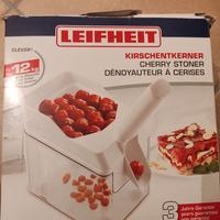 Snocciolatore per ciliegie