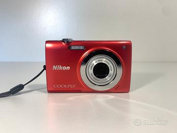 Nikon Coolpix S2500 fotocamera Y2K