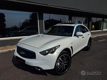 Infiniti FX BIANCO PERLATO /TETTO/FX30d S Premium