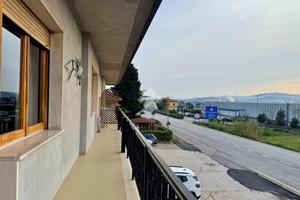 4 LOCALI A MOSCIANO SANT'ANGELO