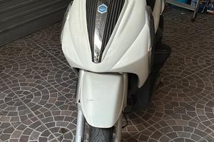 Piaggio Beverly 125