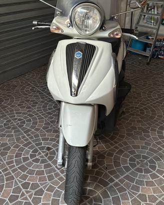 Piaggio Beverly 125