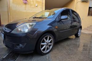 Ford Fiesta 1.2 16v titanium