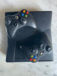 Xbox 360 slim 250gb + 2 controller - funzionante!
