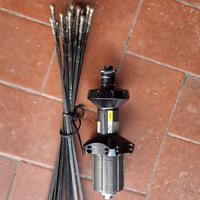 mozzo posteriore  e raggi piatti cosmic mavic 