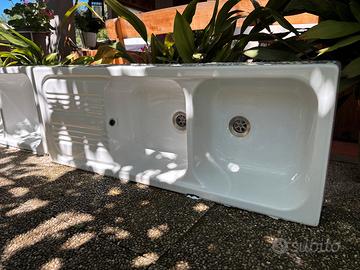Lavabo in ceramica