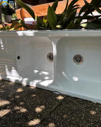 Lavabo in ceramica