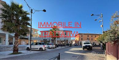 3 LOCALI A DESENZANO DEL GARDA