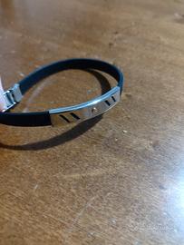 Braccialetto in caucciù e metallo