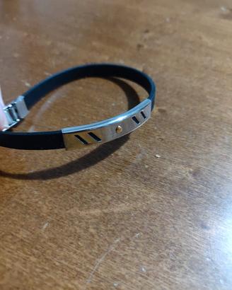 Braccialetto in caucciù e metallo