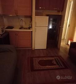 POMEZIA BiLOCALE ARREDATO CON BALCONE E POSTO AUTO