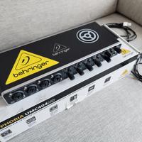 BEHRINGER UMC404HD

