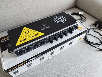 BEHRINGER UMC404HD

