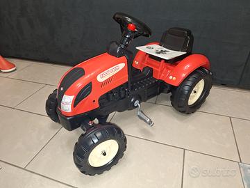 Trattore giocattolo