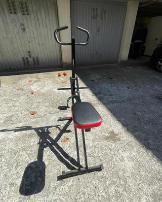 Strumento per allenare gambe e braccia
