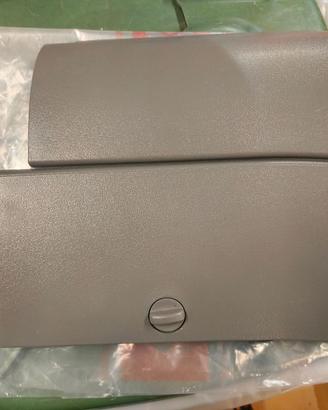 NUOVO SPORTELLO PORTAOGGETTI Daily II (2)