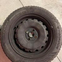 4 cerchi in ferro con gomme invernali 185/65 R15