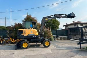 E229 Escavatore gommato Volvo 50 q