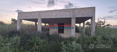 LIDO MARAUSA-Villetta allo stato grezzo + giardino