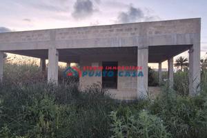 LIDO MARAUSA-Villetta allo stato grezzo + giardino