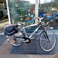 Bicicletta pedaĺata assistita