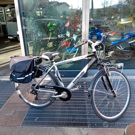 Bicicletta pedaĺata assistita