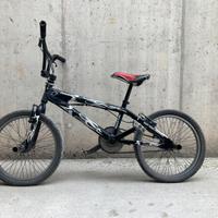 Bmx bicicletta