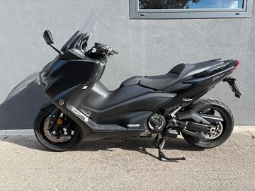 Yamaha T Max 560