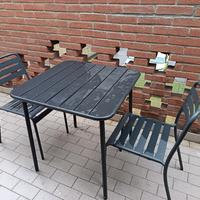 Set tavolo con sedie da giardino 