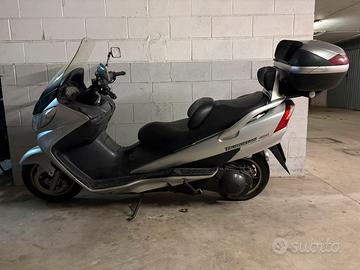 Suzuki Burgman 400 k5 perfetto 2 proprietari.