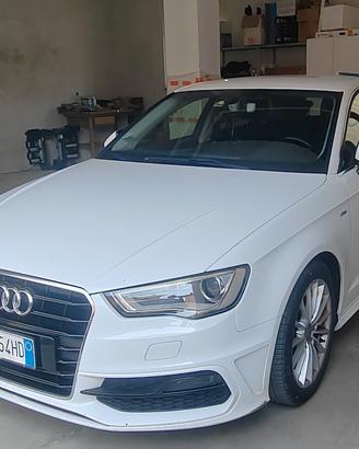 AUDI A3 SPB 1.6 TDI clean diesel Attraction