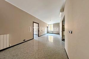 QUADRILOCALE RISTRUTTURATO CON DOPPIO BALCONE IN Z