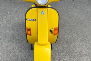 Vespa pk50 gialla