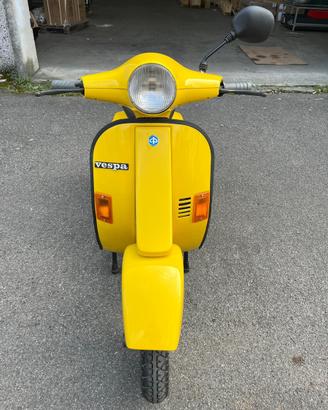Vespa pk50 gialla