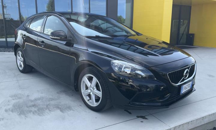VOLVO V40 D2 Momentum