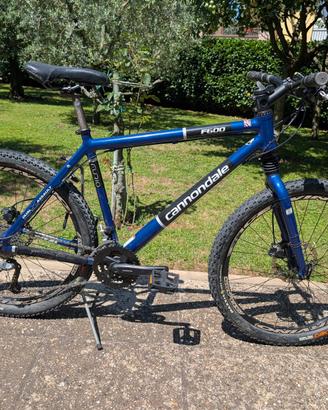 CANNONDALE F 600 taglia M ruote 26