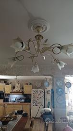  2 lampadari avorio anticato motivo a foglie 