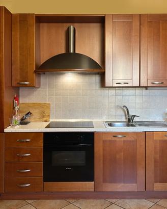 Cucina lineare in legno