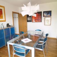 TAVOLO DI DESIGN IN ALLUMINIO E VETRO